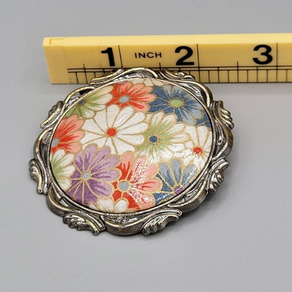 Hand Painted Floral Flower Round Brooch Lacquered Artist Signed Multicolor 2.25" - Picture 6 of 6